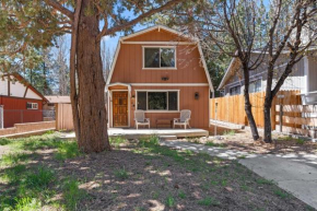 Cozy Moonlight Chalet - Great cabin for a family getaway! Foosball!